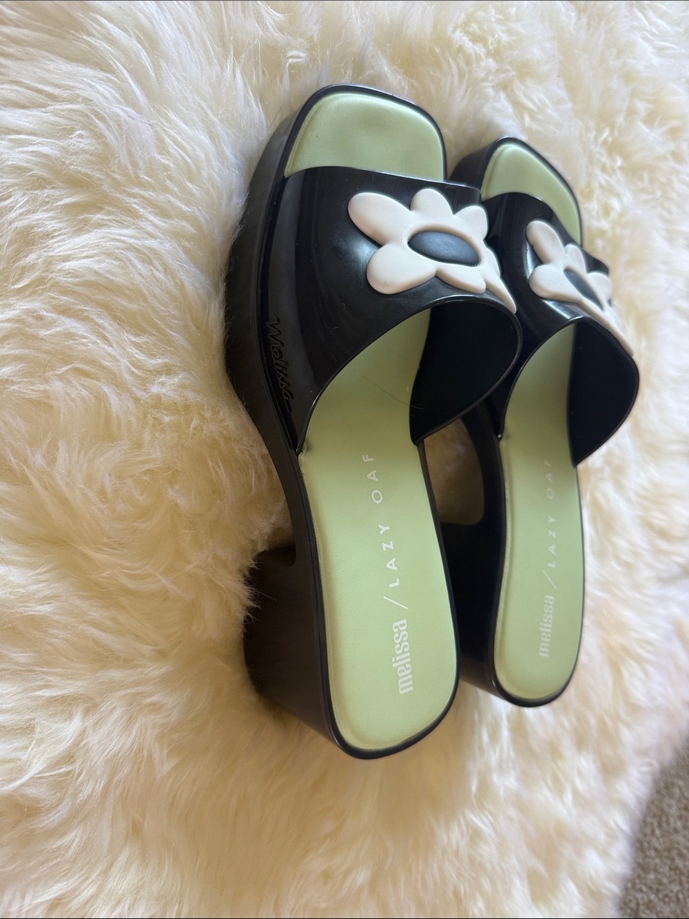 Melissa Black and White Daisy shoes - Picture 8 of 8